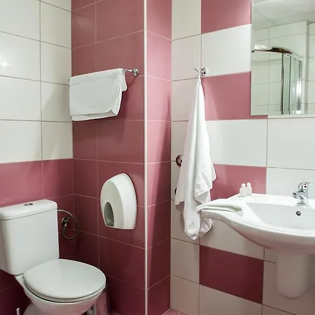 Hotel Dikas 3*