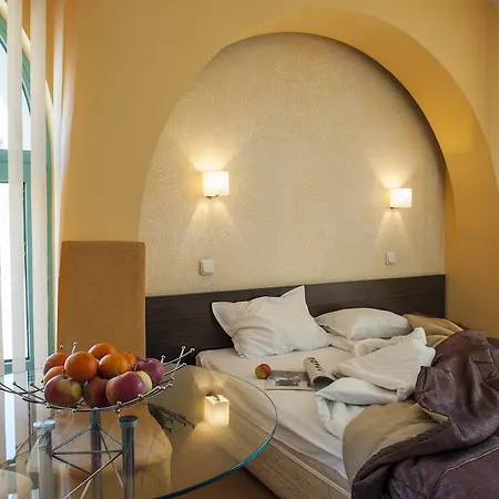 Hotel Dikas 3*