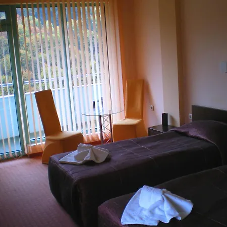 Hotel Dikas 3*